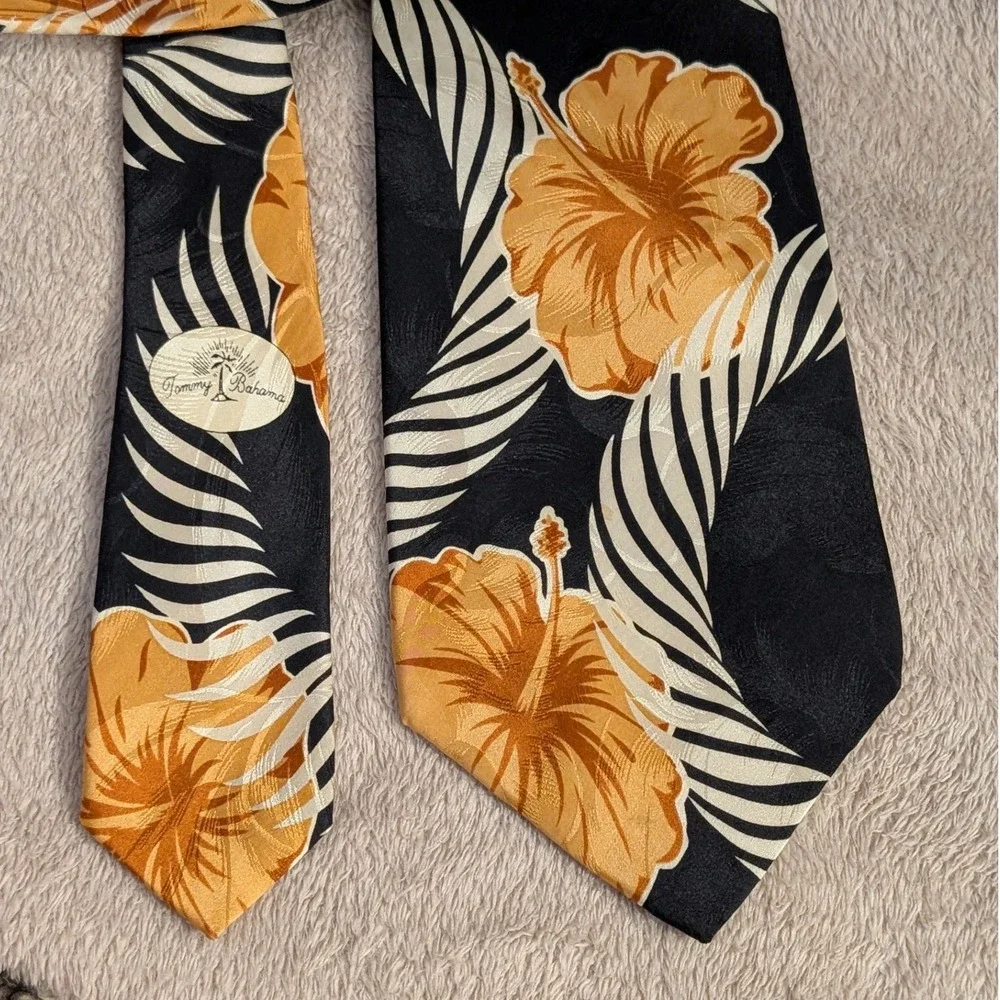 Tommy Bahama Necktie Silk Hibiscus Floral Tropical Black Orange Cream OSFA